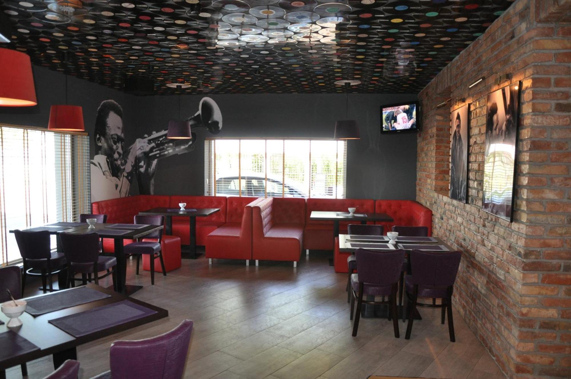 奥里克酒店 Płońsk 外观 照片