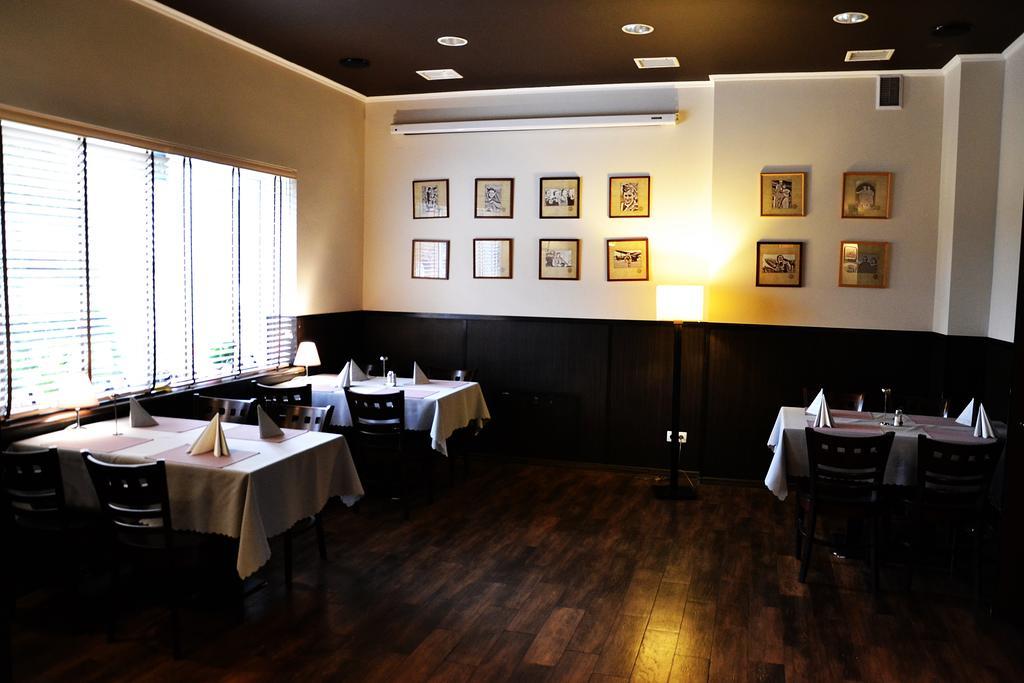 奥里克酒店 Płońsk 外观 照片